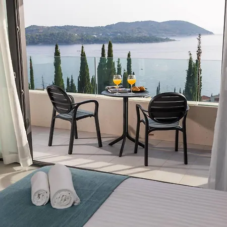 Magnificent 5 Bedrooms Splendor Stunning Sea View Vila Orasac