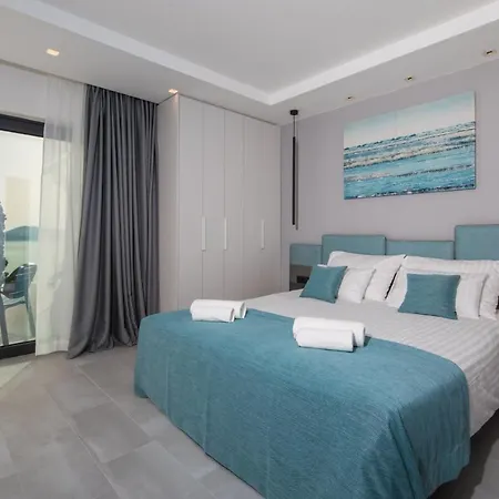 Magnificent 5 Bedrooms Splendor Stunning Sea Island Views Gym Villa Orasac