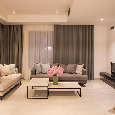 Magnificent 5 Bedrooms Splendor Stunning Sea Island Views Gym Villa