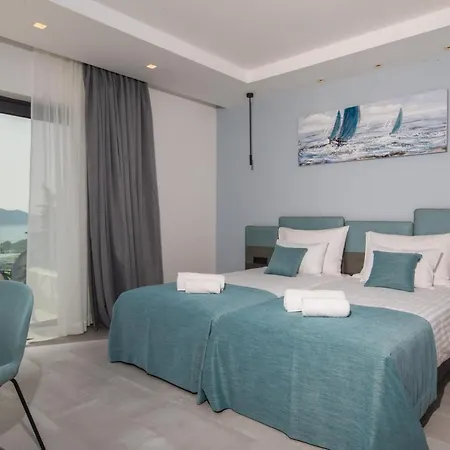 Magnificent 5 Bedrooms Splendor Stunning Sea Island Views Gym Villa