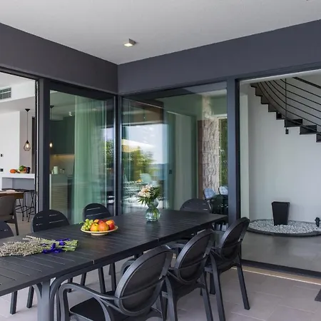 Villa Magnificent 5 Bedrooms Splendor Stunning Sea Island Views Gym Orasac