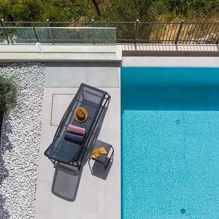 Magnificent 5 Bedrooms Splendor Stunning Sea Island Views Gym Villa Orasac