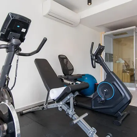 Magnificent 5 Bedrooms Splendor Stunning Sea Island Views Gym Orasac