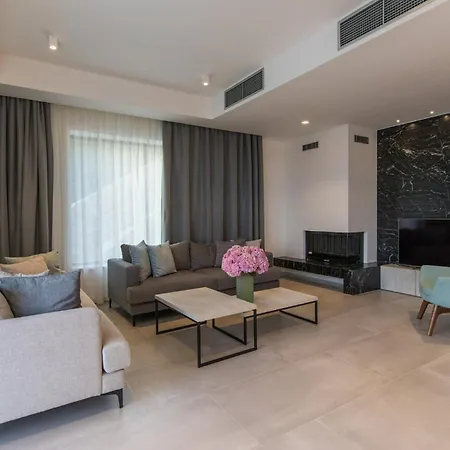 Magnificent 5 Bedrooms Splendor Stunning Sea Island Views Gym Villa