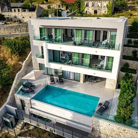 Villa Magnificent 5 Bedrooms Splendor Stunning Sea View