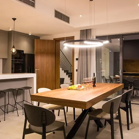 Villa Magnificent 5 Bedrooms Splendor Stunning Sea View *