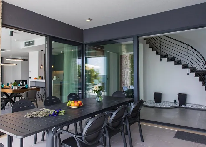 别墅 Magnificent 5 Bedrooms Splendor Stunning Sea View *