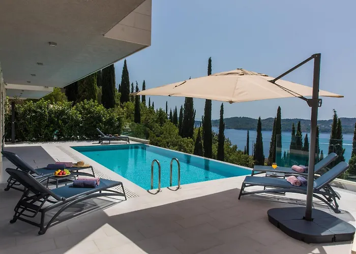 别墅 Magnificent 5 Bedrooms Splendor Stunning Sea View
