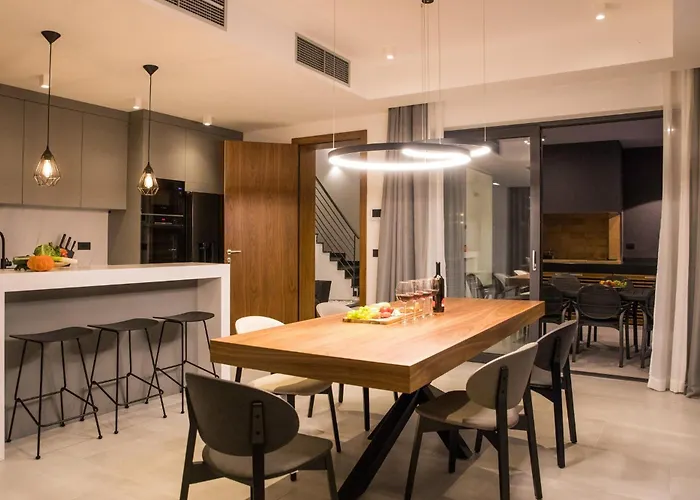 别墅 Magnificent 5 Bedrooms Splendor Stunning Sea View *