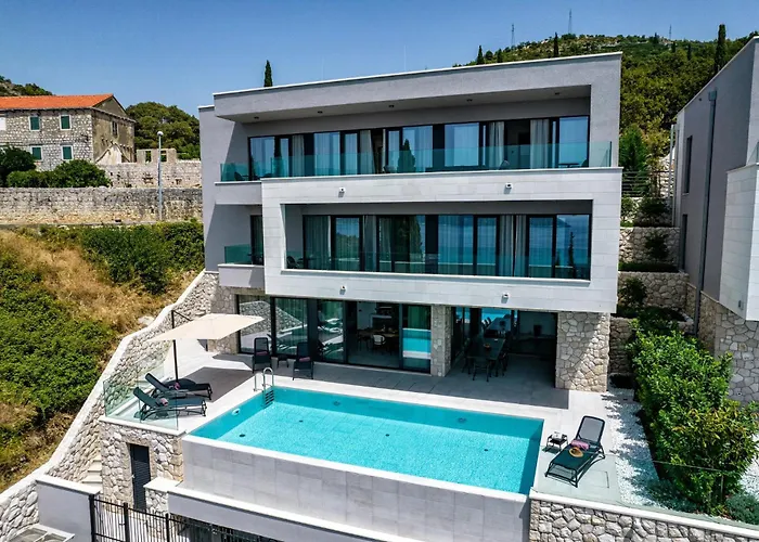 别墅 Magnificent 5 Bedrooms Splendor Stunning Sea View 奥拉萨奇